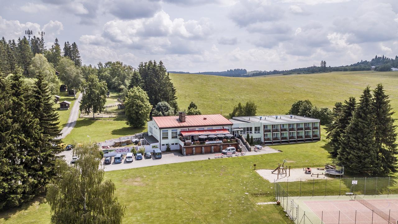 Hotel Racek Černá v Pošumaví Exterior foto